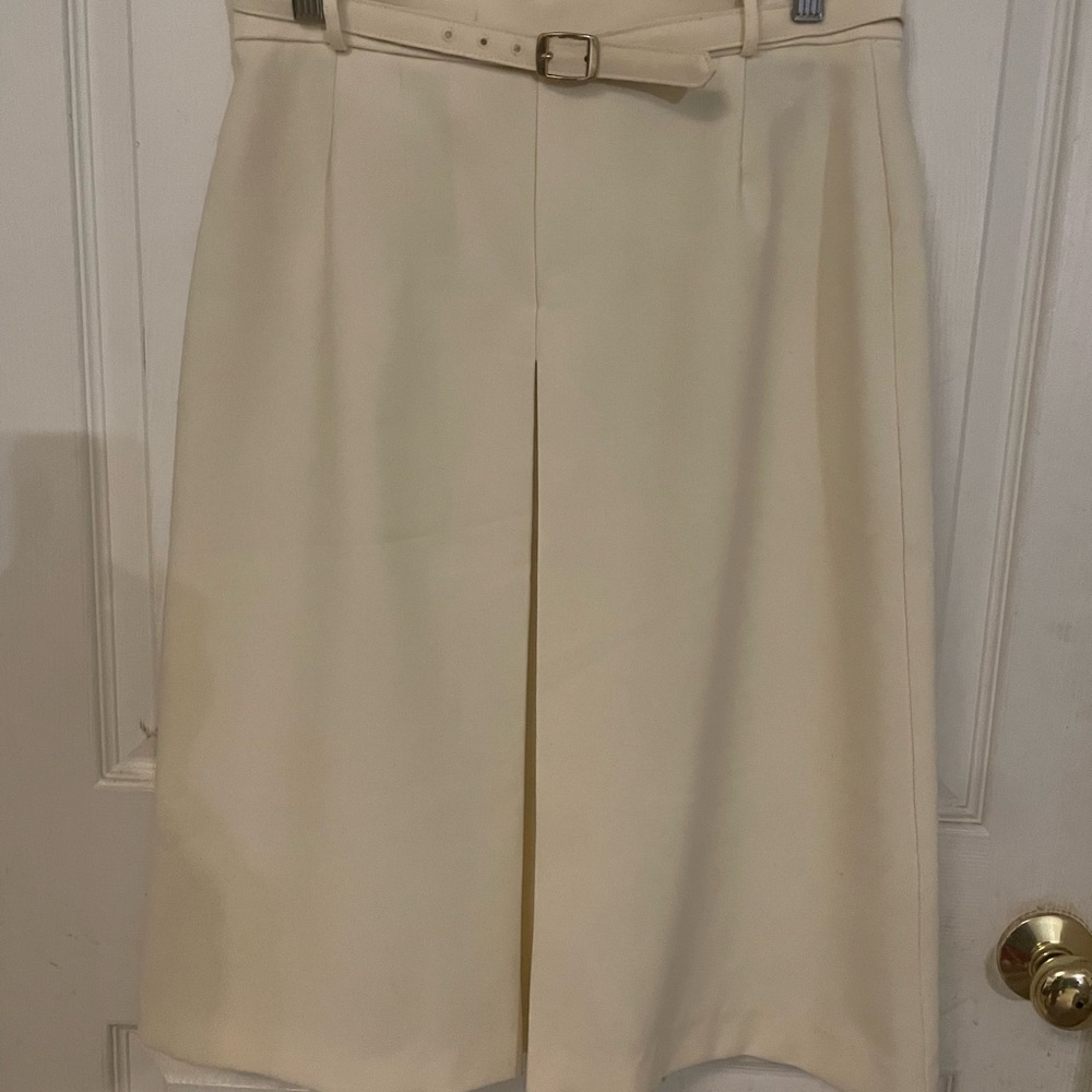 Elegant Cream Pencil Skirt with Belt